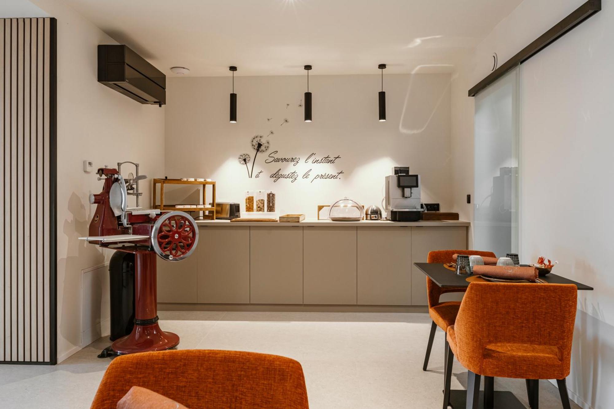 Cc Nomie Hotel Restaurant Dinant Zewnętrze zdjęcie