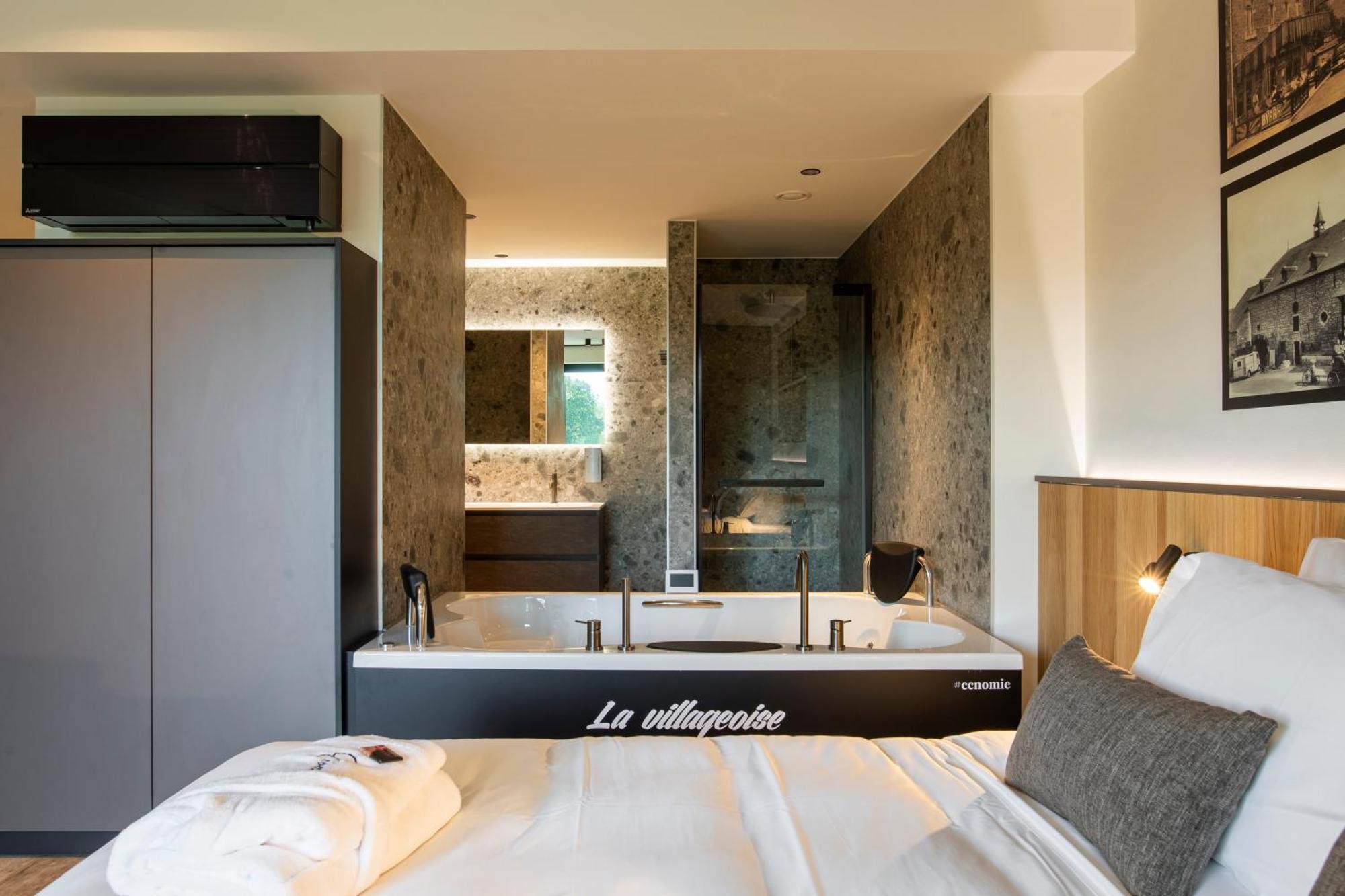 Cc Nomie Hotel Restaurant Dinant Zewnętrze zdjęcie